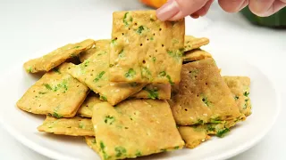 Super Crispy Saltine Crackers with Green Onion