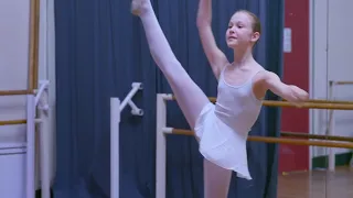 Little Ballerinas / Petites Danseuses (2020) - Trailer (English Subs)