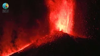 Parossismo al Cratere di Sud-Est dell'Etna, 10 febbraio 2022: flussi piroclastici