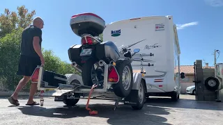 Remorque moto basculante KXL camping-Car Laure et Claude (57)