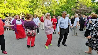 5.05.24г...Вот Как Зажигают Гомельчане на Пасху... 💃💃🕺🕺... в Гомельском парке...