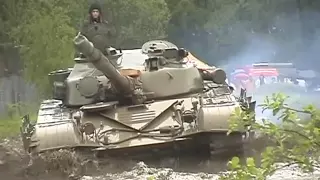 Tank T-72 jízda v terénu a interier