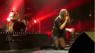 Izia "Back in Town" - Live @ Le Trianon, Paris - 07/12/2012 [HD]