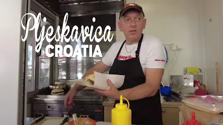 Eating the best Pljeskavica in Croatia  🇭🇷