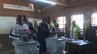 Opposition leader Chamisa votes in Zimbabwean elections | AFP