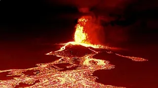 💥PÁNICO EN LA PALMA, SIN CONTROL💥:El tsunami de lava del volcán alcanza los 250 metros por hora