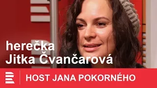 Češi pomáhají rádi a hodně, říká Jitka Čvančarová. Vydává kalendář pro lidi s nemocí motýlích křídel