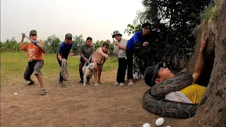 6 Brave Hunters With Smart Pitbulls Face Off With Giant Pythons To Rescue People In The Cave