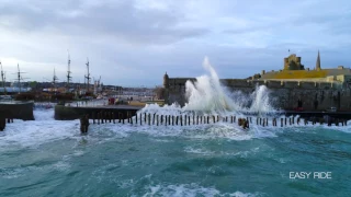 Les vagues submersions-Saint-Malo-Bretagne-EASY RIDE opérateur Drone