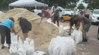 Florida residents prepare for Hurricane Ian arrival