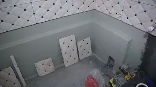 Рабочие хитрости при укладки фактурной плитки в ванной.