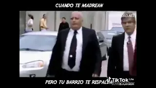 cuando te madrean pero tu barrio te respalda😎