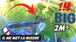 CE MONSTRE M A FAIT TRAVERSER LA RIVIÈRE ÉNORME COMBAT