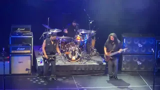 Los Lonely Boys kicking ass 2024