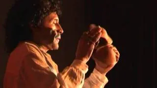 Juan Mesa playing the chácaras