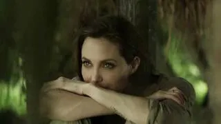 Angelina_Jolie_s_Journey_to_Cambodia_for_Louis_Vuitton.flv