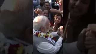 PM Modi in Athens | Indian Diaspora Greets PM Modi Upon His Arrival In Greece | #shorts #viral