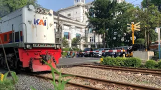 Spoorwegovergang (K) ~ Railroad Crossing - Palang Pintu Perlintasan Kereta Api - Passaggio a Livello