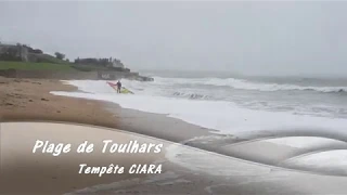 Tempête Ciara : kitesurfeurs et véliplanchistes expérimentés à la pointe de Toulhars