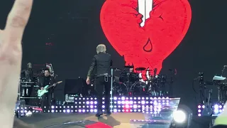 Bon Jovi Tallinn 2019, beginning of song Bad name