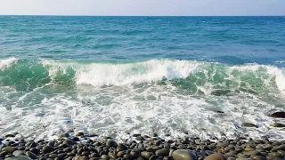 Beach with the sound of stones