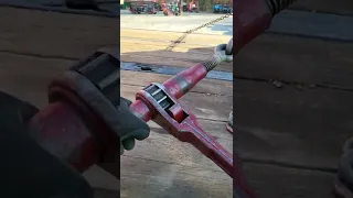 Proper way to use a ratchet binder on an Industrial Carrier