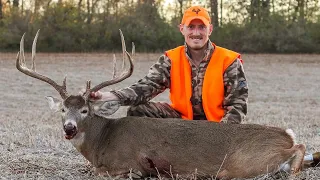 Super Wide 9 Point Buck! Illinois Shotgun Deer Season!