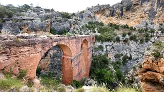 Calles, Peña Cortada por Abrigos Naturales, Viaducto & Acueducto. Patrimonio Histórico de España.