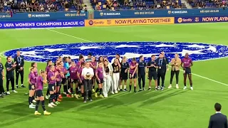 Alexia Putellas shows her second Ballon d'Or to the fans at the Johan Cruyff Stadium 19/10/2022