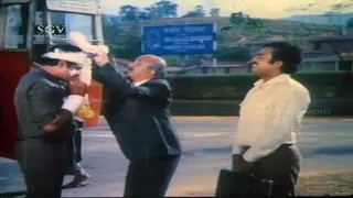 Ambarish Scenes | Srinivasmurthy Came to Bus Stop to Receive Ambareesh | Mamatheya Madilu Movie