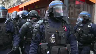 Tensione gjatë protestave për ‘Ligjin e Sigurisë’ në Paris