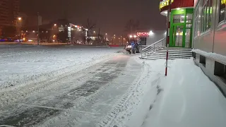 Уборка снега трактором Мтз 82. Серпухов.