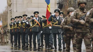 Garda de Onoare a Armatei Naţionale a defilat la parada militară de la  Bucureşti