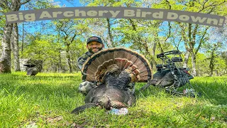 CHAD MENDES ARROWS A BIG CALI WILD TURKEY!!