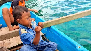 Little boy fishing _ menegangkan lihat Ekspresi Bocil saat Mancing dibawah tebing 😱