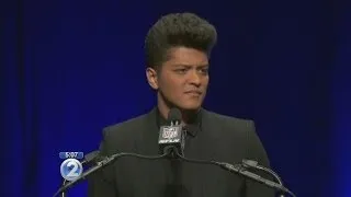 Bruno Mars on Super Bowl halftime show: 'I ain't scared!'