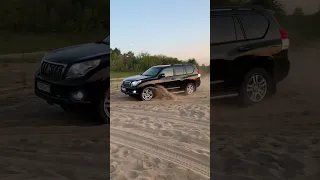 Крузак (Toyota Land Cruiser Prado 150 ) валит по песку