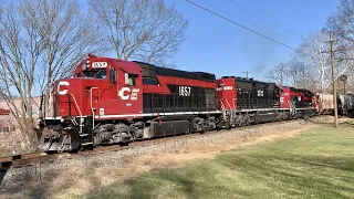 Train Gets A Run At The Hill!  Struggling, All 3 Locomotives Needed On Cincinnati Eastern Railroad!