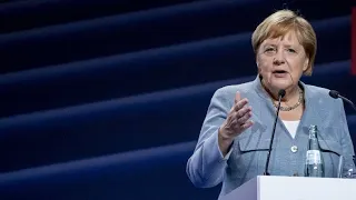 Merkel zeigt sich zufrieden mit ausgeglichenem Haushalt