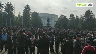 Сторонников Садыра Жапарова на старой площади стало больше
