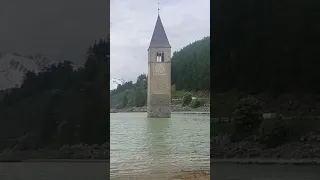 Il campanile del lago di Resia