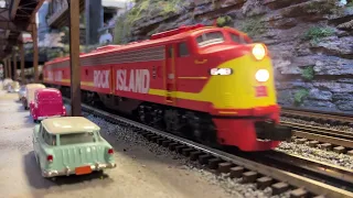 MrMuffin, from MrMuffin'sTrains, takes a pair of new Lionel Legacy E8's in Rock Island for a run.