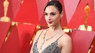 Gal Gadot to play Cleopatra in upcoming movie directed by Patty Jenkins