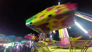 abuelitos en los juegos de la feria. odilon y guille