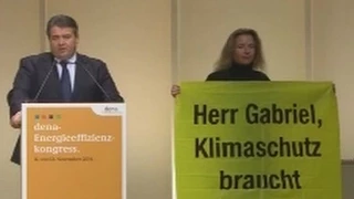 Greenpeace stört Rede von Sigmar Gabriel - Gabriel stört zurück (dena-Kongress)