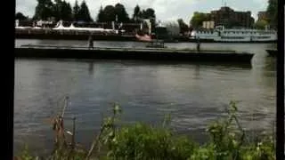 Vierdaagse 2012 openen van de pontonbrug Cuijk 20-07-2012 (youtube).wmv