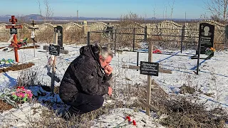 На могилах отцов / Дом мебели в Макеевке / Жизнь в Донецке