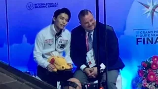 Yuzuru Hanyu 羽生結弦 at Kiss & Cry after Origin 07.12.2019 ISU Grand Prix of Figure Skating Final Turin