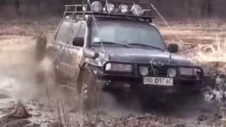 Toyota Land Cruiser Extreme Mudding 4x4 Compilation