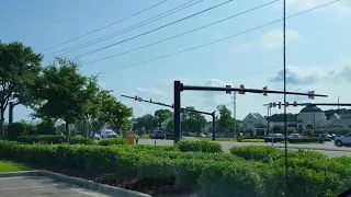 Truck Tears Down Power Line and Knocks Over Traffic Pole - 998103